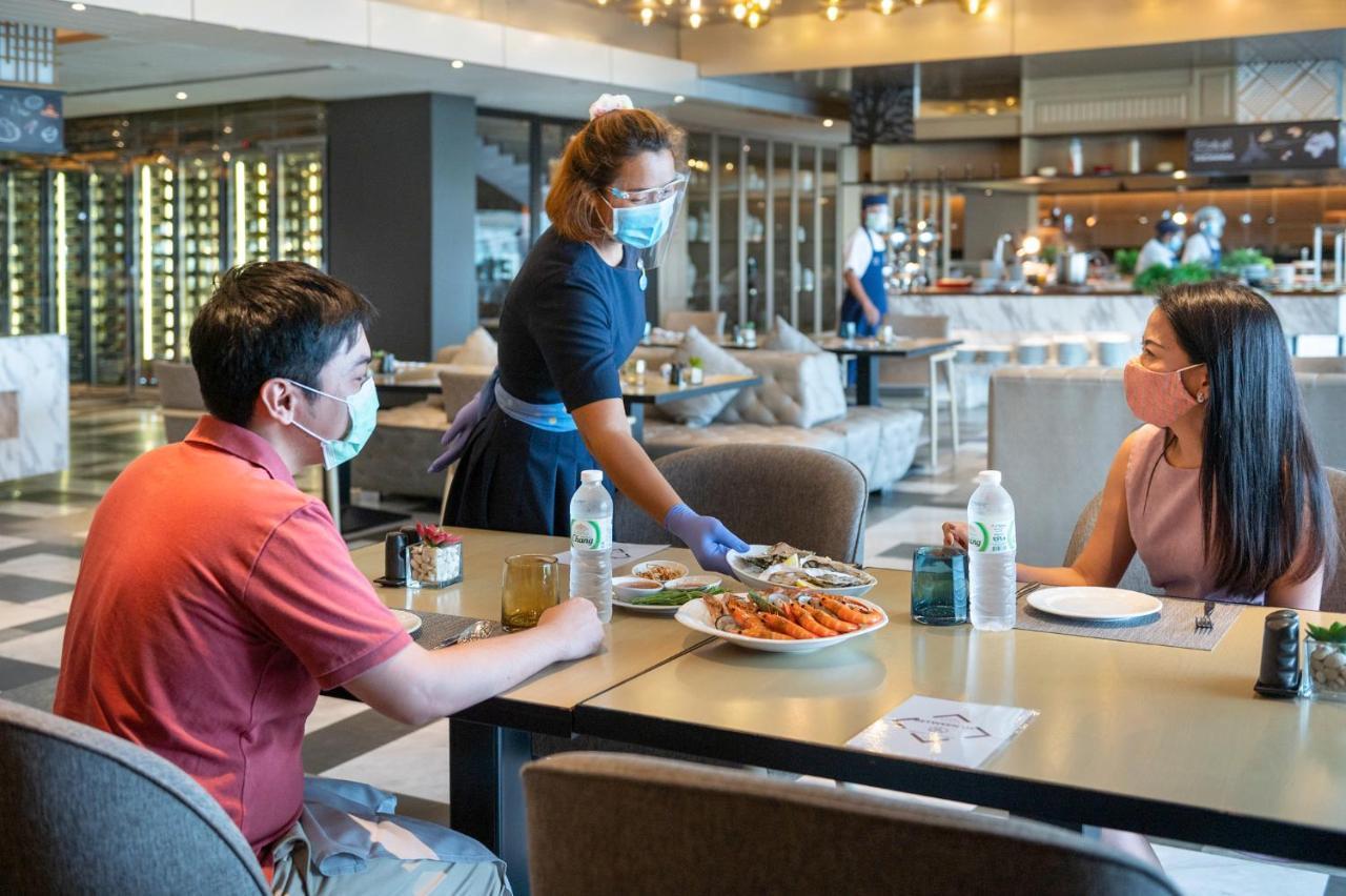 Novotel Chennai Sipcot Экстерьер фото A restaurant in Vietnam reopening after COVID-19 lockdown