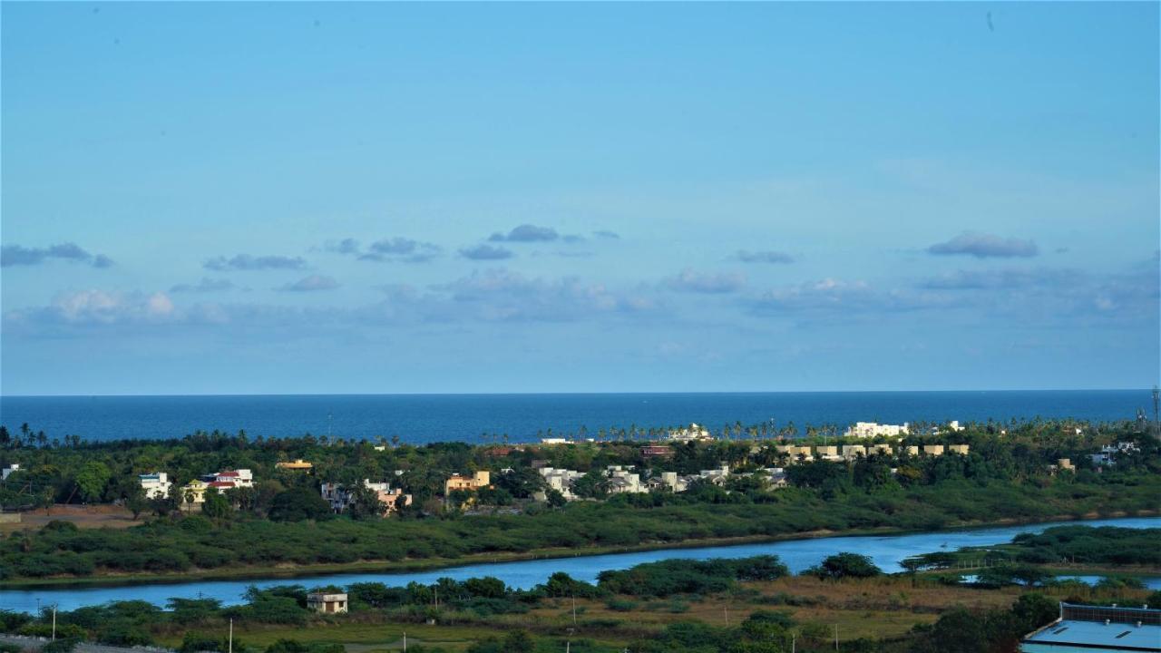 Novotel Chennai Sipcot Экстерьер фото View of the town