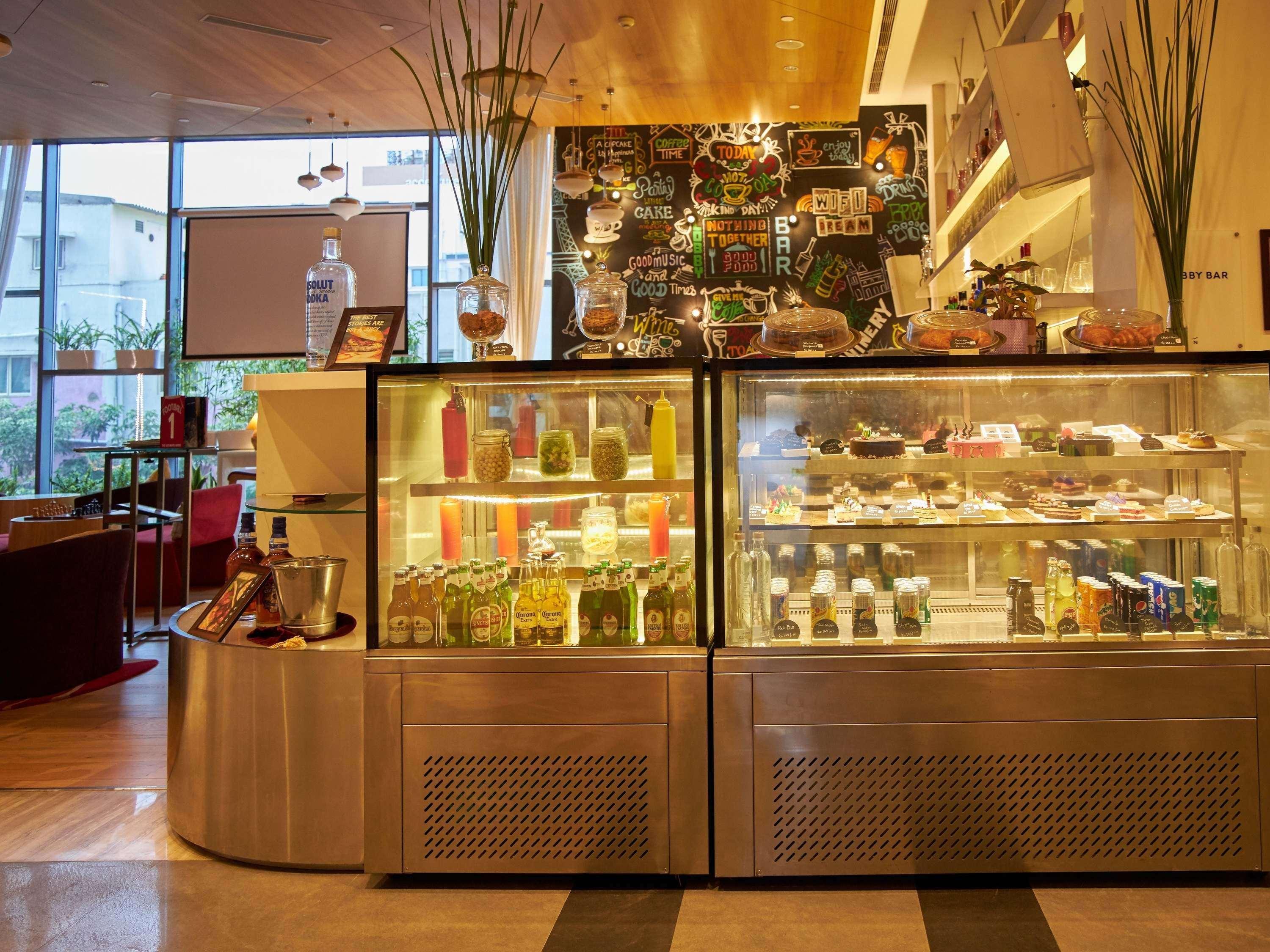 Novotel Chennai Sipcot Экстерьер фото The pastry counter at the lobby