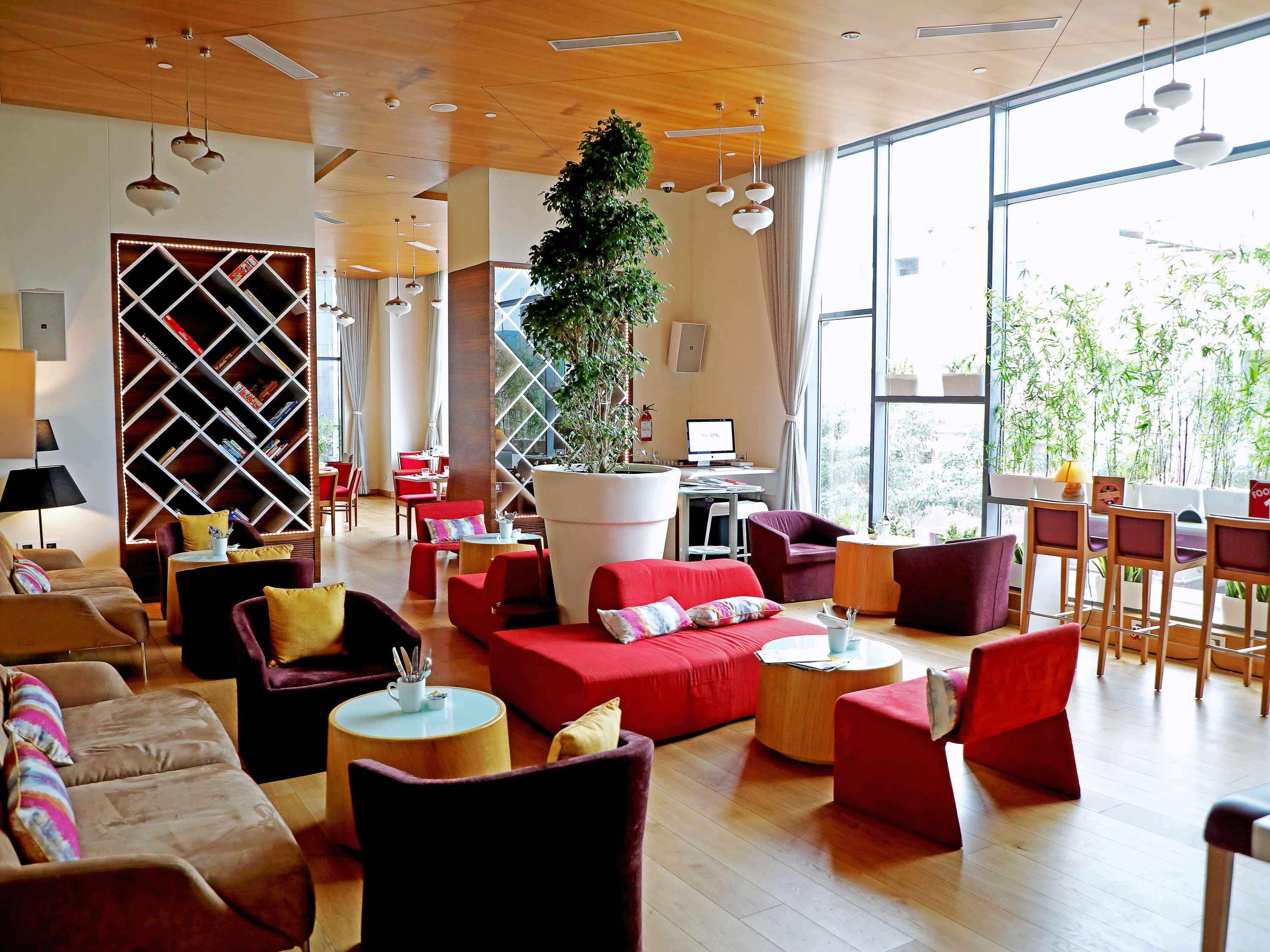 Novotel Chennai Sipcot Экстерьер фото The lounge at the airport