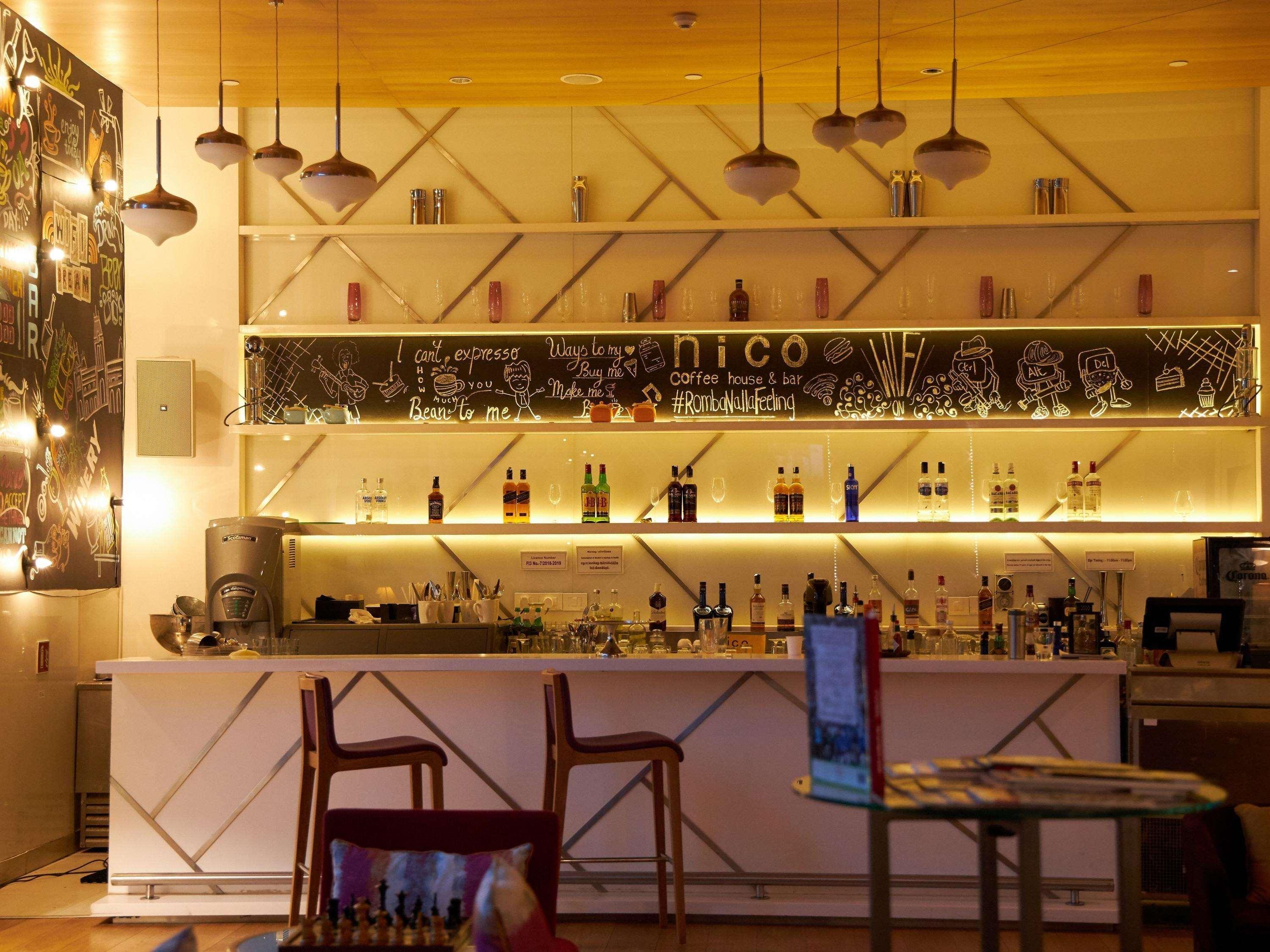 Novotel Chennai Sipcot Экстерьер фото The bar at the 1900 restaurant