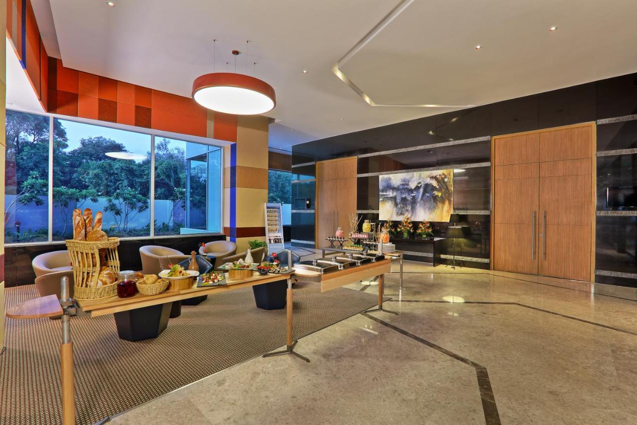 Novotel Chennai Sipcot Экстерьер фото The lobby